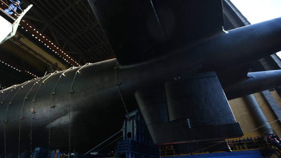 Атомная подводная лодка «Белгород» во время спуска на воду. Многоцелевая атомная подводная лодка «Белгород» является экспериментальной лодкой для беспилотников «Посейдон»