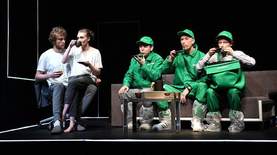 Andrey Mikhkhalev as Sergei and Maria Bolshova as Masha, Nikolai Orlovsky, Vasily Firsov and Tagir Rakhimov (left to right) as Couriers at the performance of 