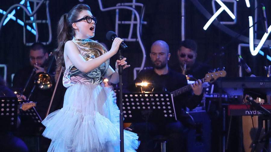 Трубач Вадим Эйленкриг и певица Ярослава Симонова выступают на Гала-концерте по случаю финала конкурса "Синяя птица"