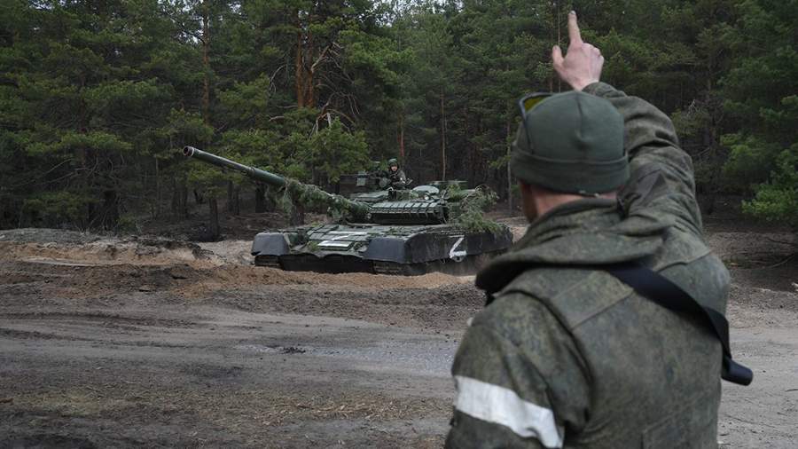 Боец и танк