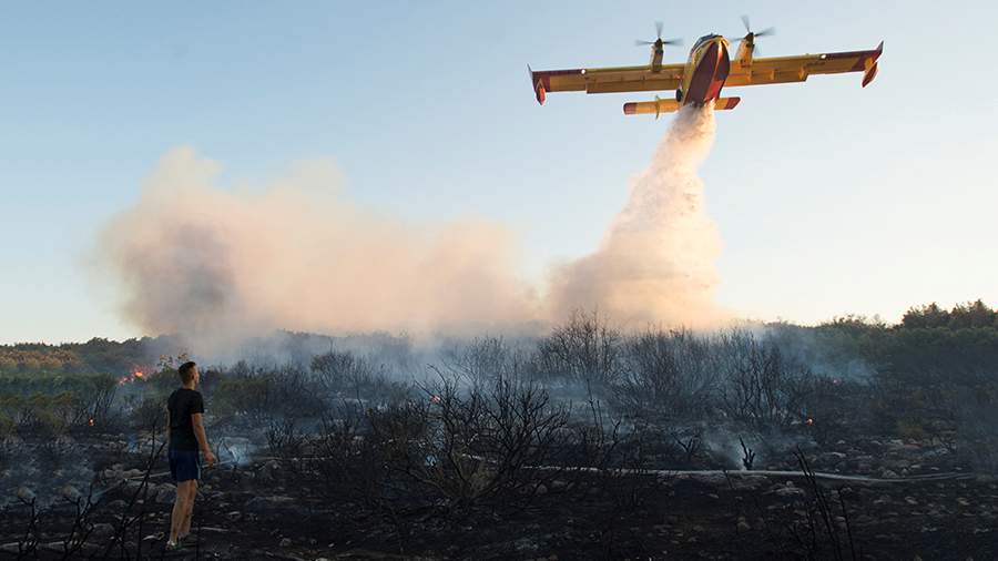 В Хорватии бушуют лесные пожары 