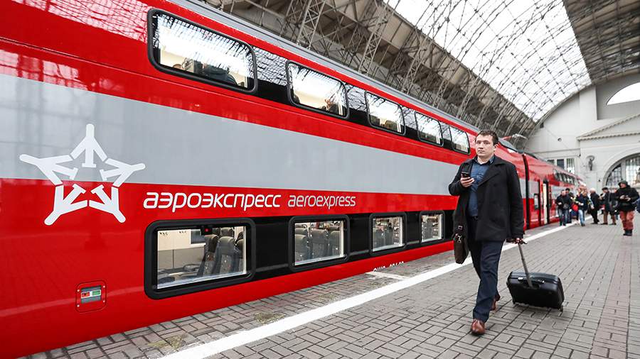 С Киевского вокзала отправился первый двухэтажный аэроэкспресс