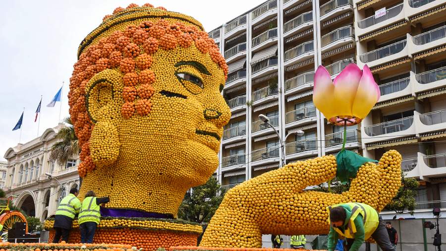 «Некислый» праздник: фестиваль лимонов в Ментоне