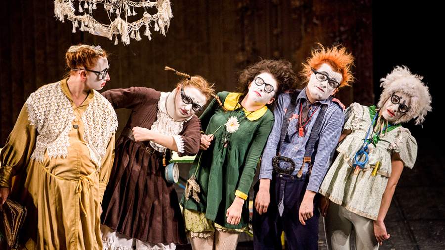 Гляди, какие клоуны!