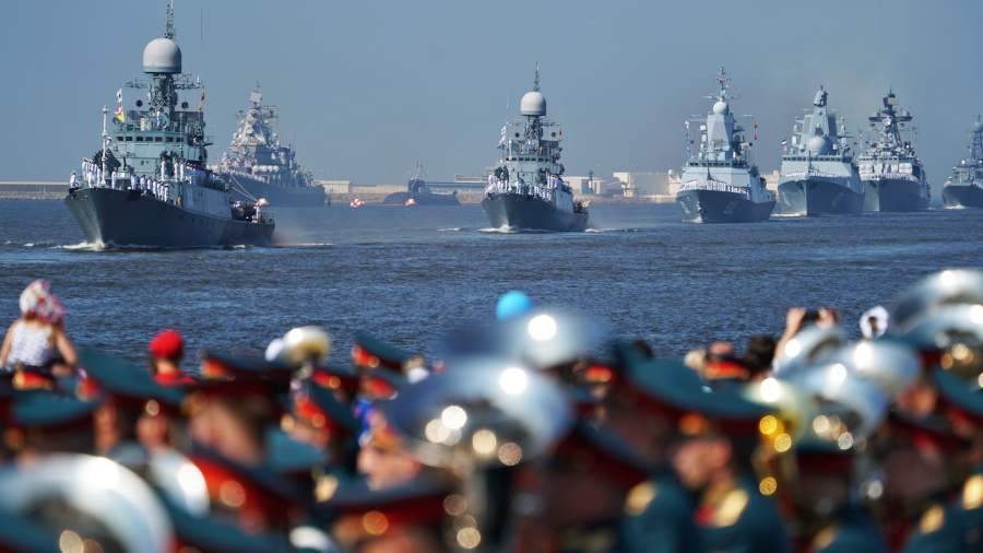 Парадная форма: в России отметили День ВМФ