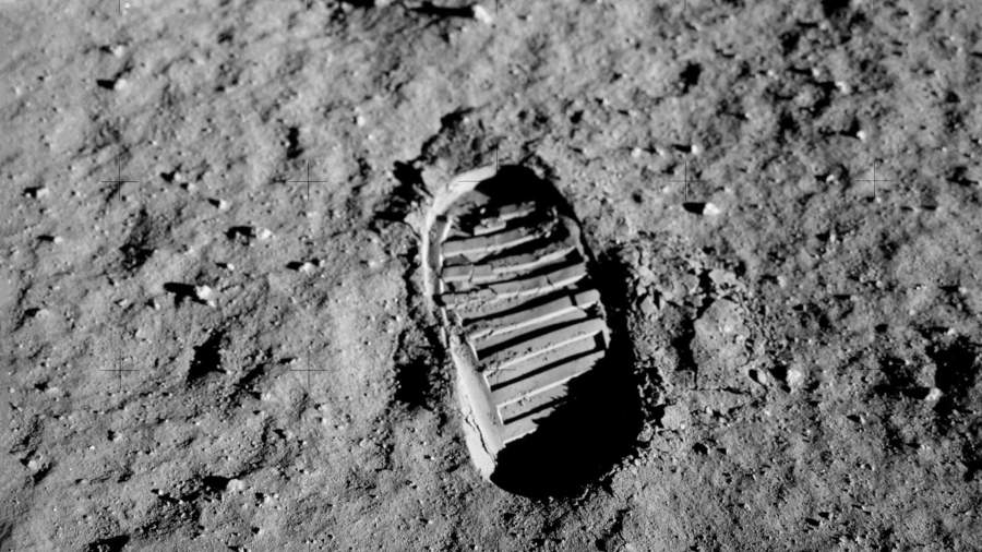 Человек на Луне