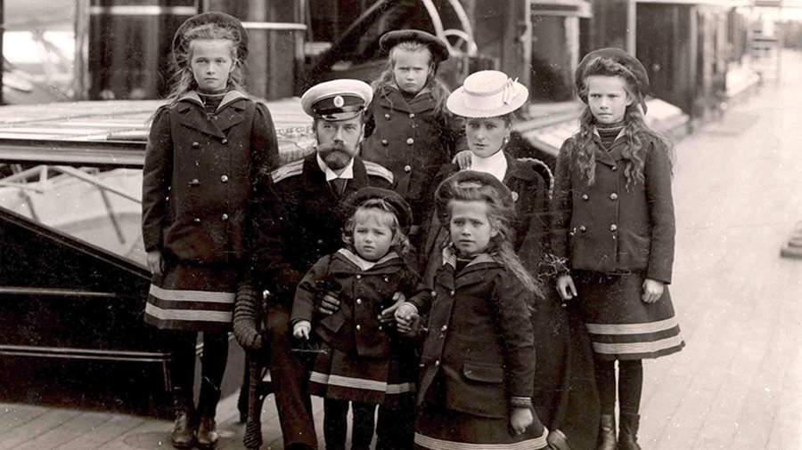 Жила когда-то семья