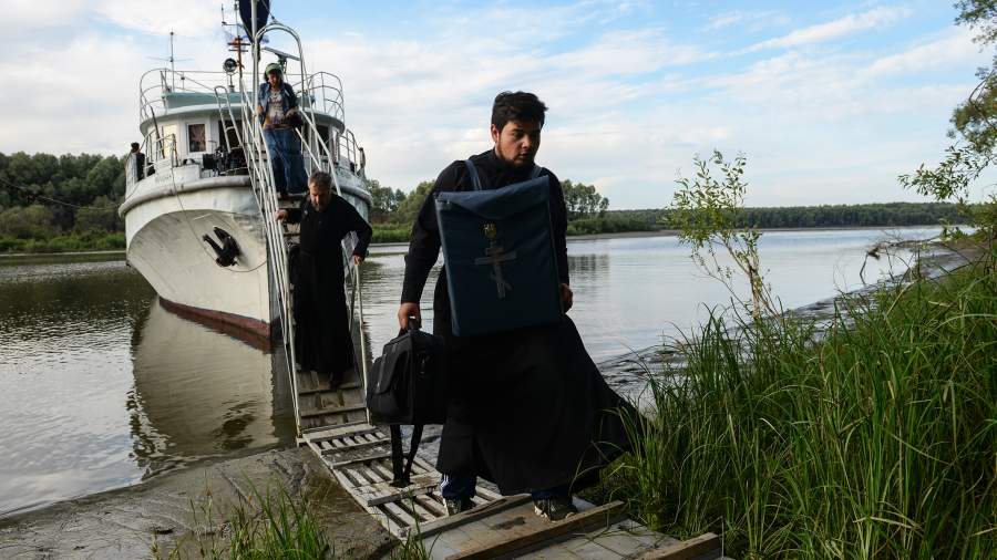 Сибирское плавание: к отдаленным деревням отправился корабль-церковь