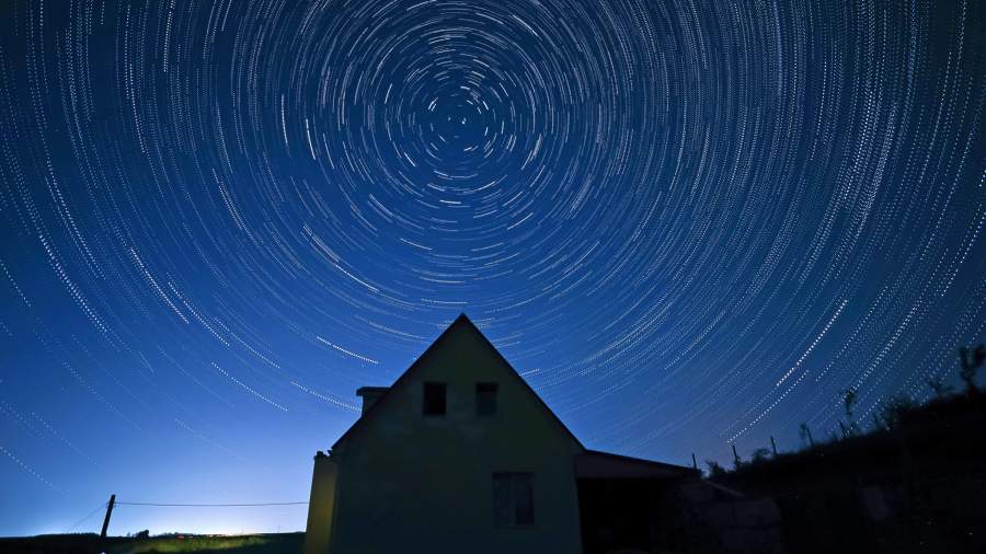 Через звездный дождь: как выглядит знаменитый метеорный поток Персеиды