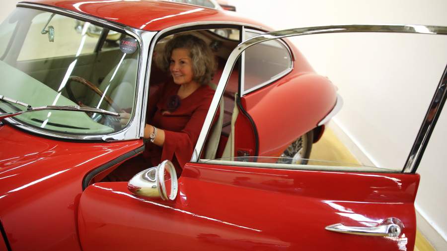 Классический ансамбль: как прошла выставка редких автомобилей в ЦДХ