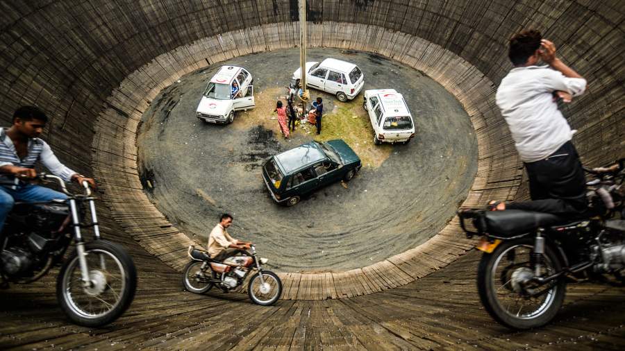 Адреналин наш: как автомобилисты развлекают толпу на «стене смерти»