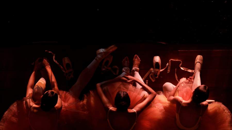 Творческий кризис: как бразильские балерины выживают без еды