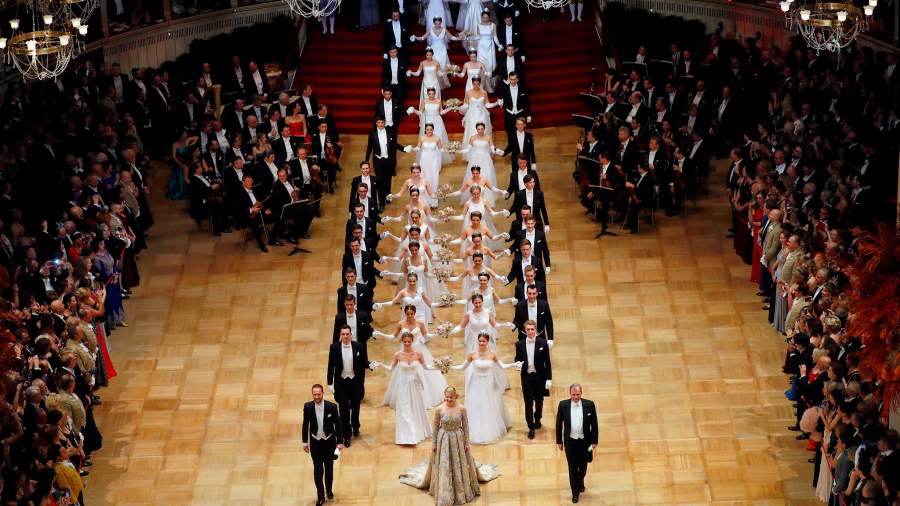 Вальсируют все: как прошел Венский бал