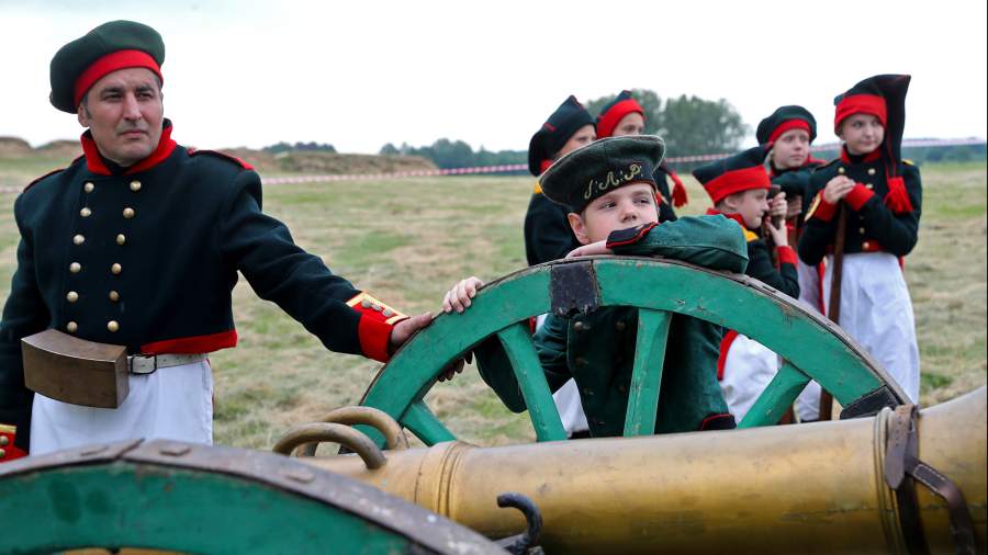 Недаром помнит вся Россия: под Москвой открылся военно-патриотический лагерь «Бородино»
