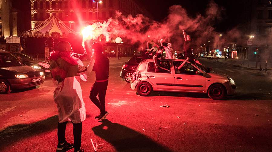 Африке — гулять: болельщики-алжирцы устроили погром в Париже