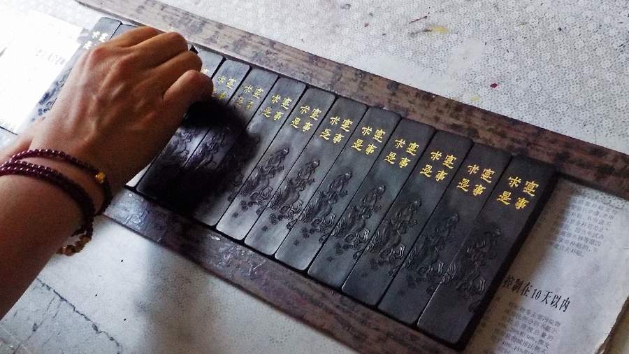 Грязные технологии: как китайцы делают тушь из сажи