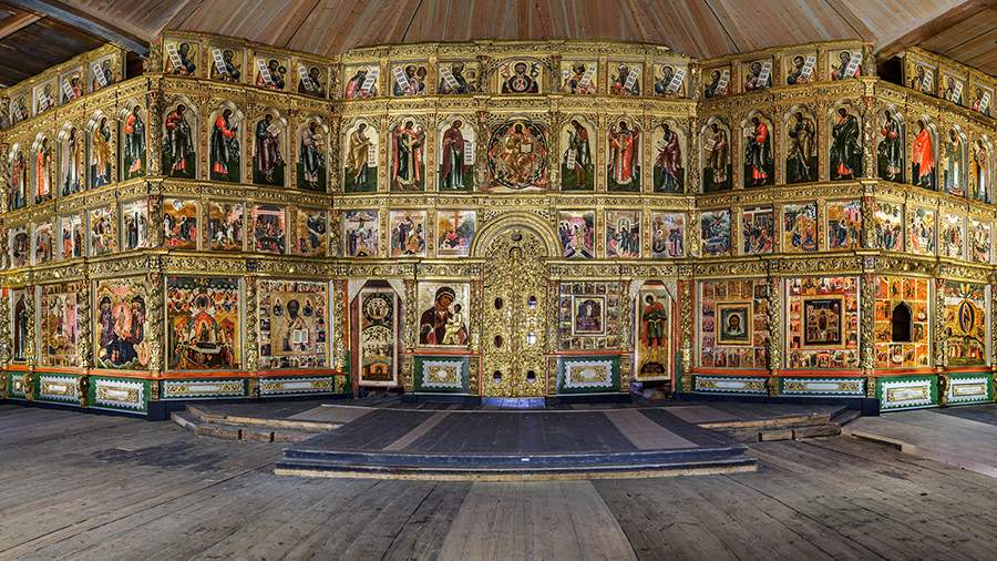 Держаться корней: уникальный иконостас вернулся в Преображенскую церковь в Кижах