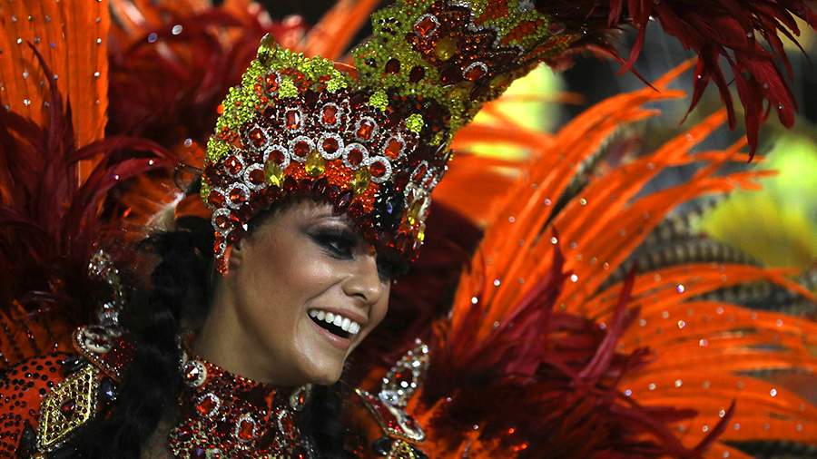 По-нашему, по-бразильски: что происходит на самбодроме в Рио