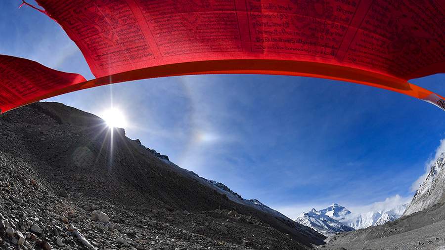 На пике могущества: зачем китайцы начали мерить Эверест