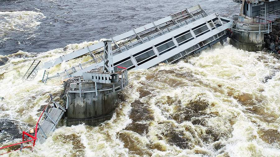 Испытание на разрыв: обрушился мост через реку Кола