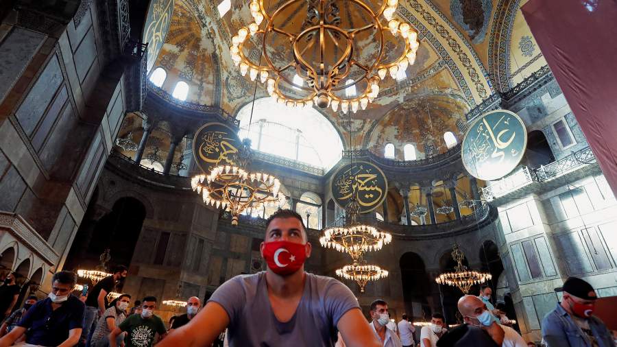 Бремя молитвы: что происходит со Святой Софией