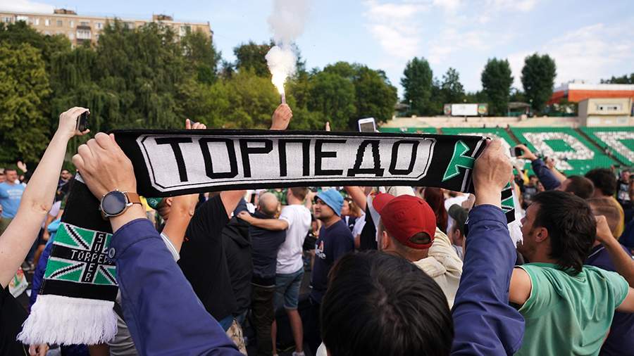 Открытый финал: зачем болельщики «Торпедо» разобрали трибуны