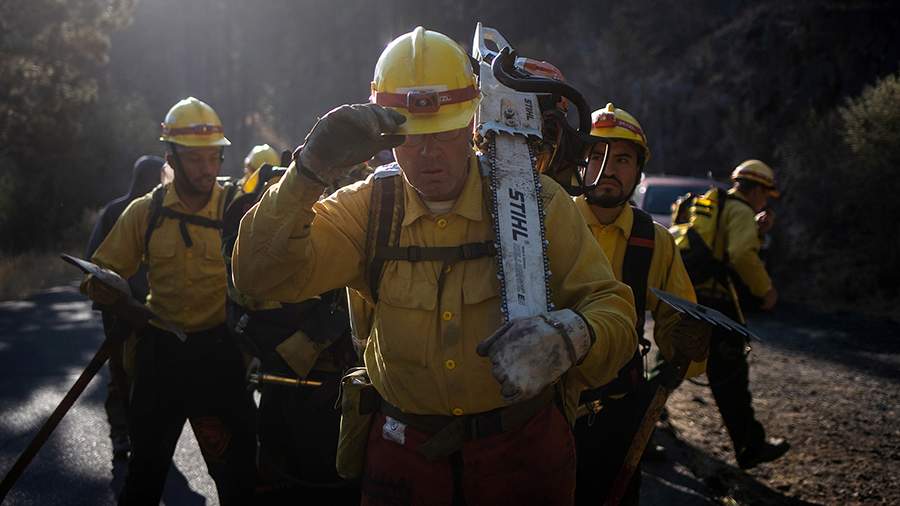 Пленники огня: в США используют заключенных для тушения лесных пожаров
