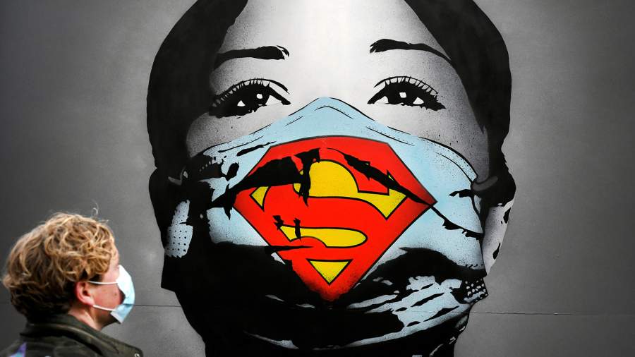 Вспышка с тыла: как улица встречает вторую волну