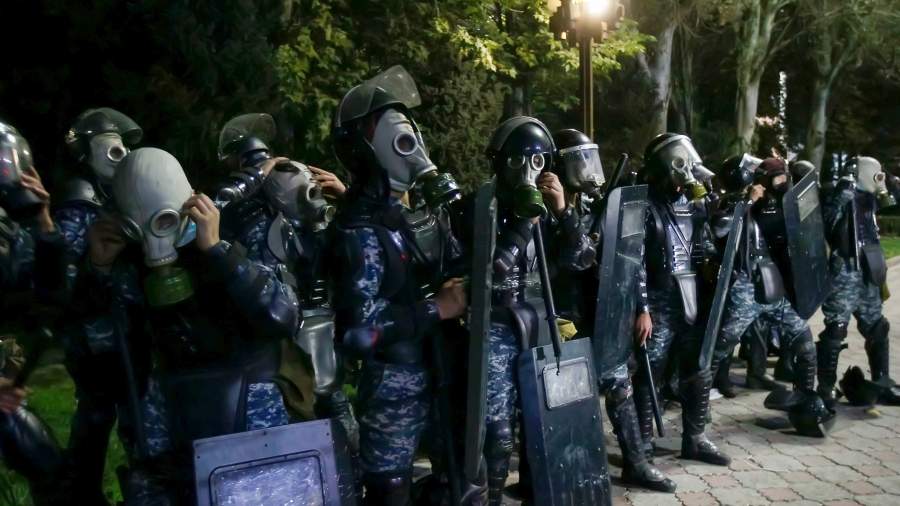 Революция угроз: в Киргизии протестующие захватили правительственные здания