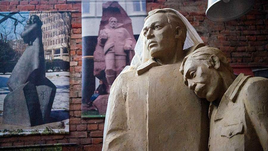 Живая стена: как создается памятник защитникам Москвы