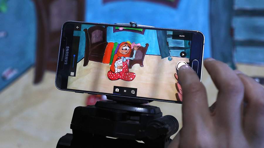 Верный глаз: как глухие женщины Газы делают мультфильмы