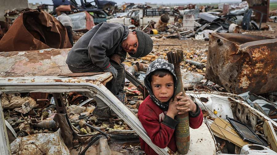Линия жизни: зачем сирийские дети разбирают снаряды