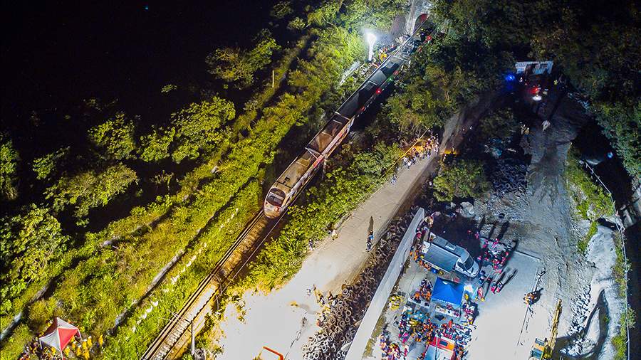 Аварийный выезд: крушение пассажирского поезда на Тайване