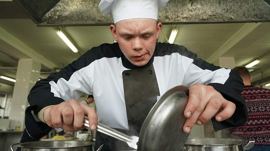 Борщ да каша: как готовят военных поваров