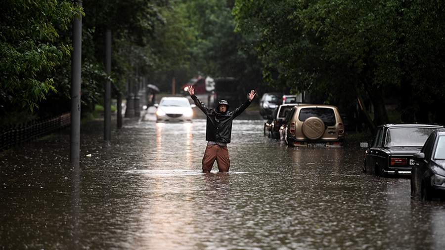 Хляби небесные: в Москву пришел долгожданный дождь