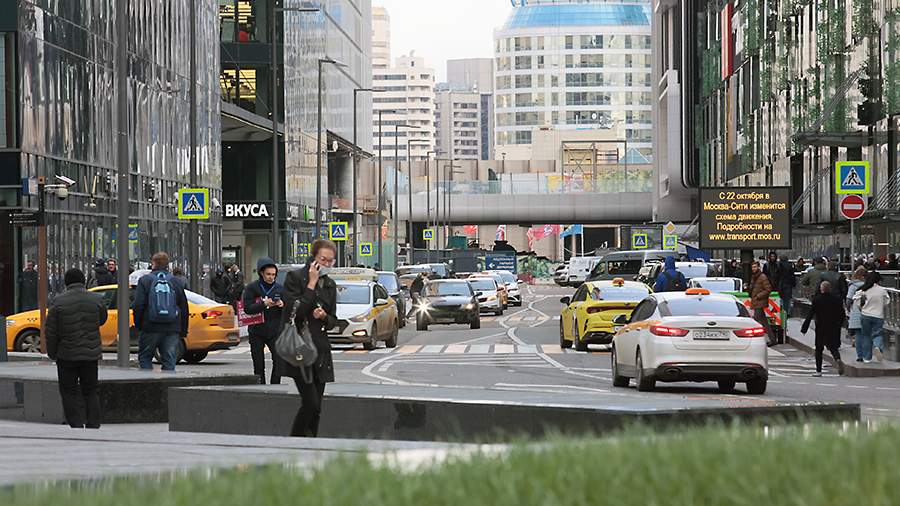 Бампер к бамперу: как решают парковочный вопрос в Москве и других городах мира