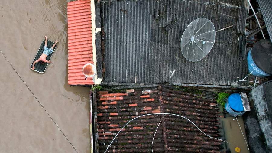 Буйство природы: как бразильцы спасаются от наводнения