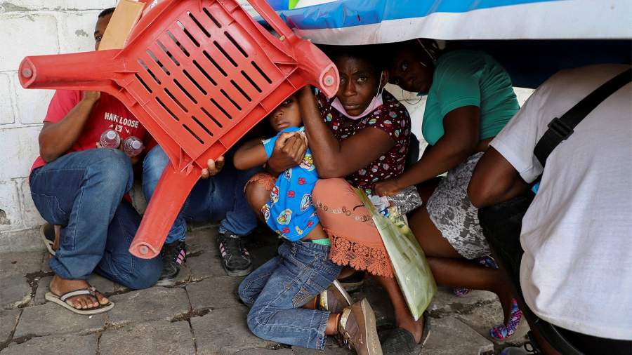 Граница терпения: как мигранты прорываются в США