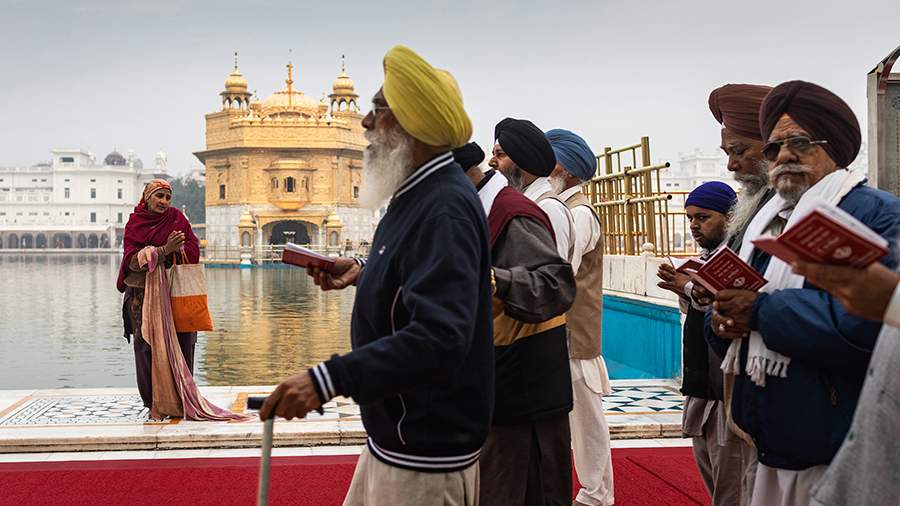 Кусая длинный ус: кто такие сикхи и как они живут