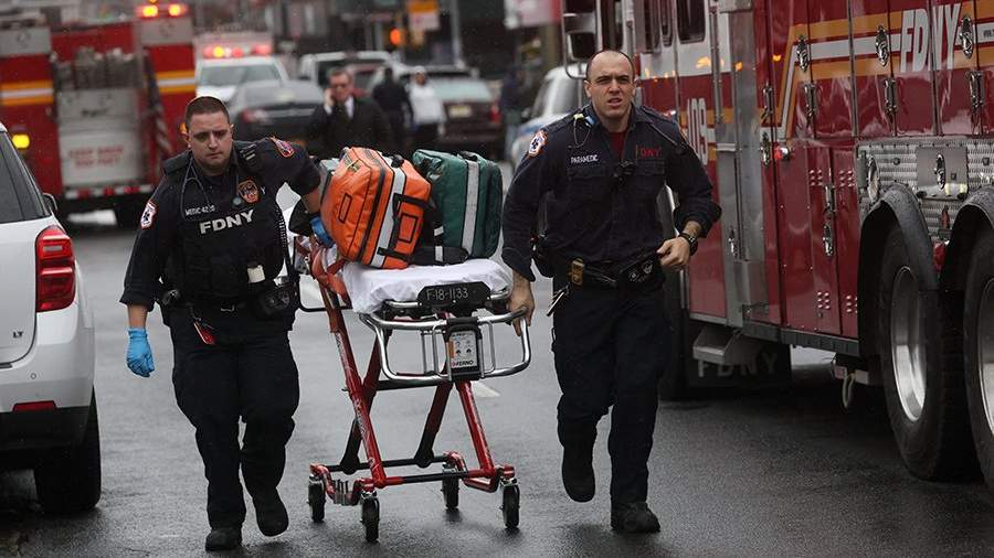 Нападение в час пик: что известно о стрельбе в метро Нью-Йорка