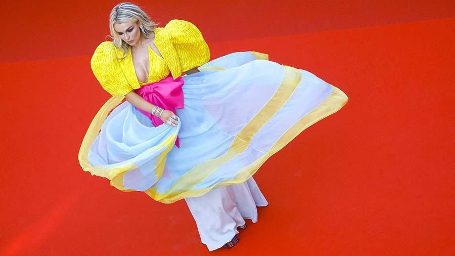 Шурша подолами: как прошло открытие Каннского кинофестиваля