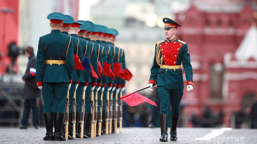 Сомкнув ряды: как в России отметили День Победы