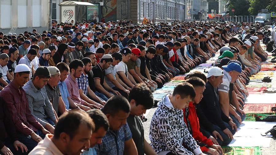 День света: как мусульмане Москвы отмечают Курбан-Байрам