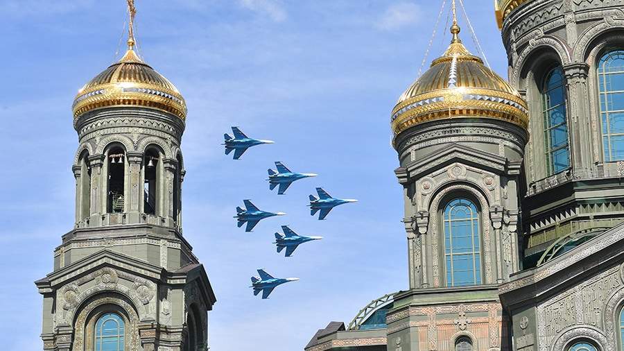 Воля небес: как россияне отмечают 110-летие ВВС