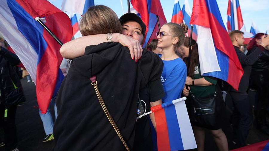 Чувство Родины: как Россия отмечает воссоединение