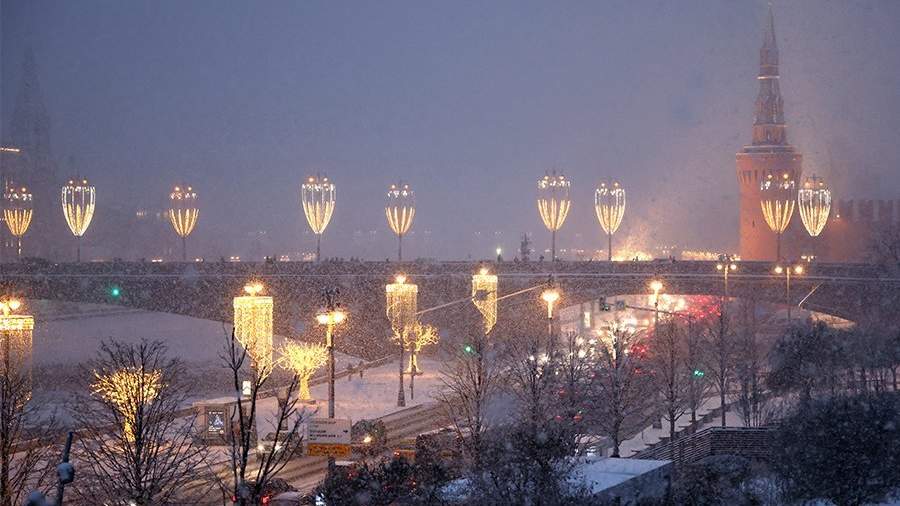 Снежный ком: на Москву обрушился мощный снегопад