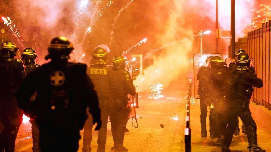 Пламя Нантера: во Франции продолжаются протесты против произвола полиции