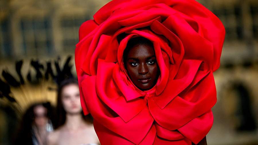 Пока Париж горел: Неделя высокой моды в столице Франции