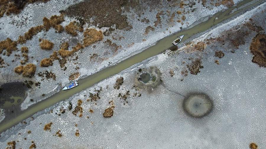 Озеро по колено: Титикака обмелела до критической отметки