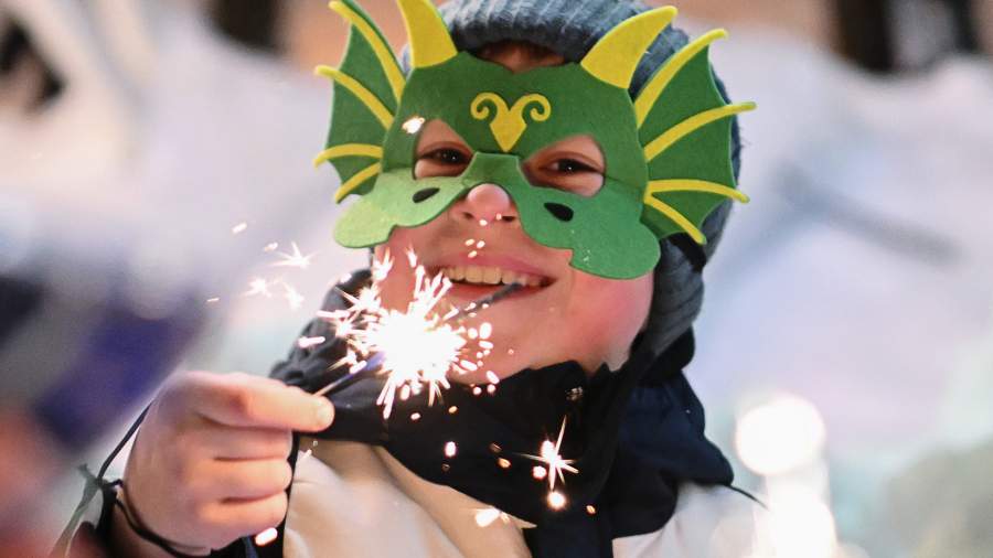 Счастливый дракон: как в России встретили Новый год